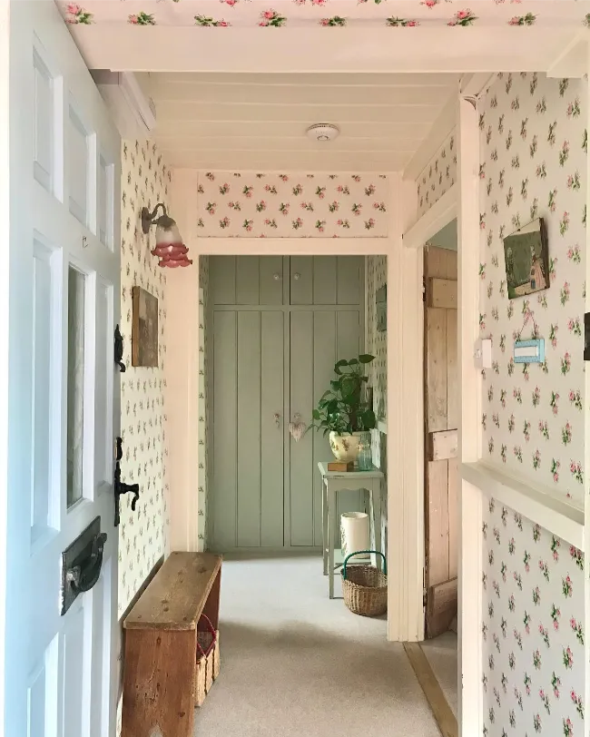Tiny Hallway For Small Spaces 12