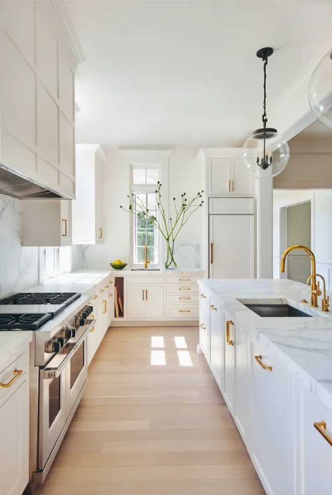 White Marble Kitchen Countertops 11