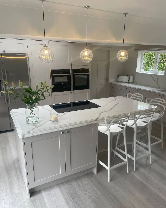 White Marble Kitchen Countertops 22