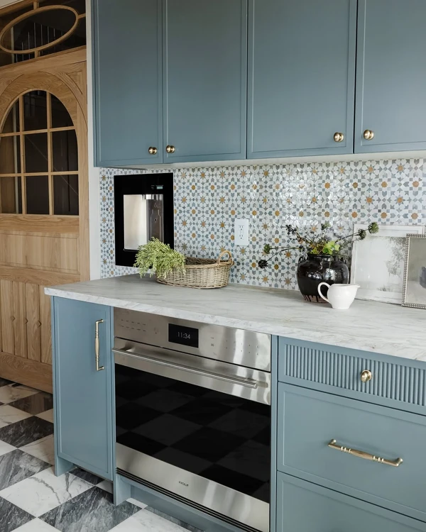 Chic Geometric Mosaic Backsplash