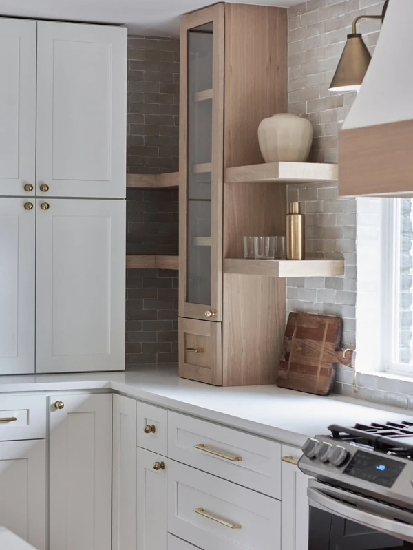 Warm Oak, Crisp White