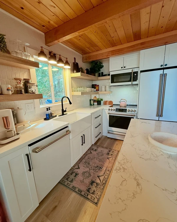 Warm Wood Kitchen Retreat