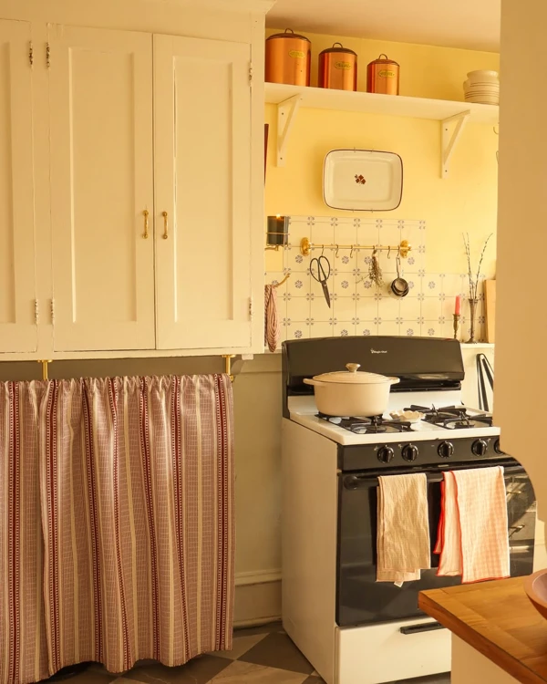 Charming Cabin Kitchen Retreat