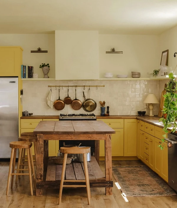 Bright & Cheerful Yellow Kitchen