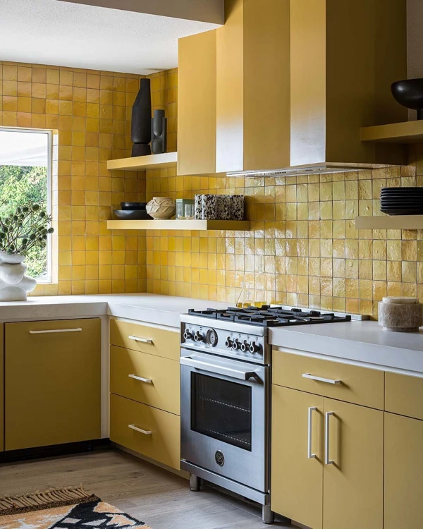 Sunny Yellow Lowers for a Modern Touch