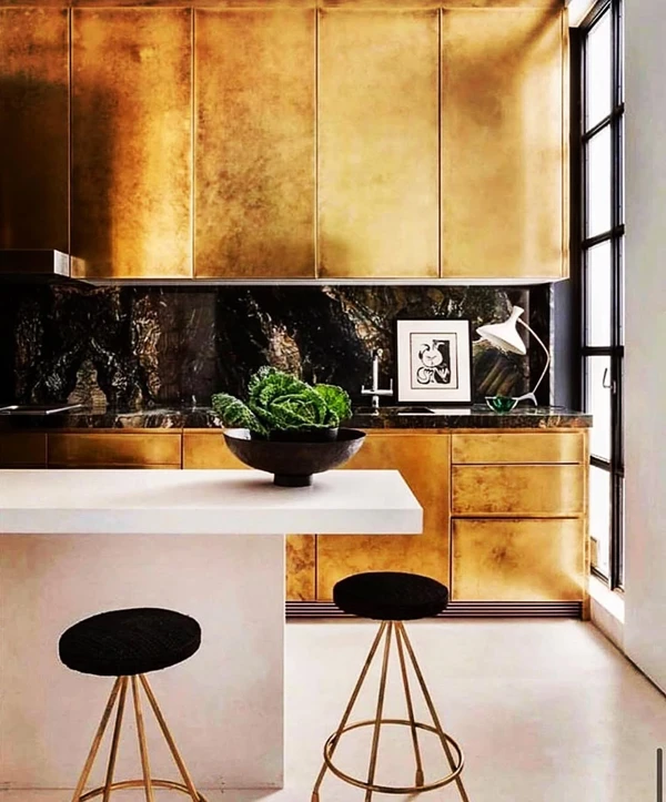 Dramatic Duo: Black & Gold Kitchen