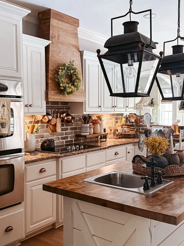 Glistening Glamour: A Sparkling Island Display