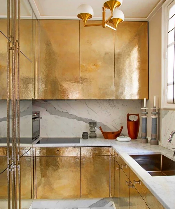 Gleaming Gold & White Kitchen Sparkle