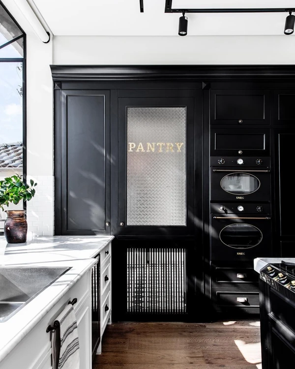 Black Farmhouse Kitchen Ideas