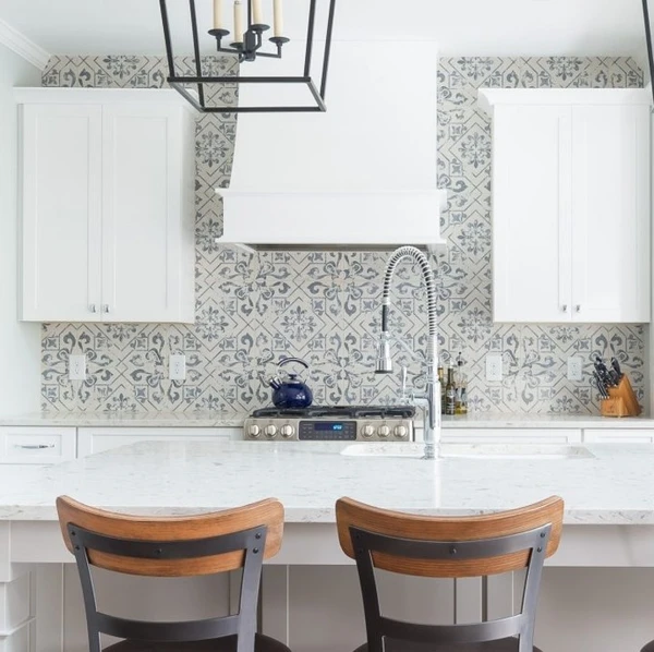 Patterned Backsplash Meets Coastal Minimalism