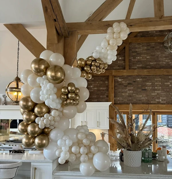 Elegant Gold and White Kitchen Statement