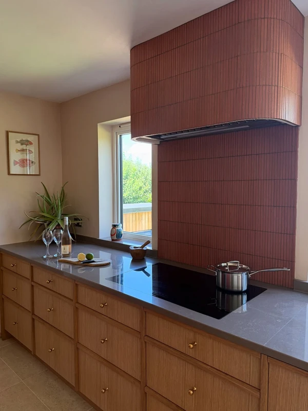 Brick Backsplash With Minimalist Hardware