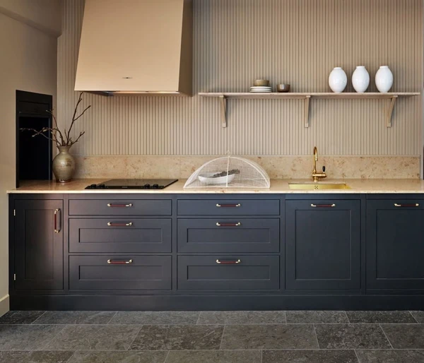 Dark Cabinetry Meets Neutral Elegance