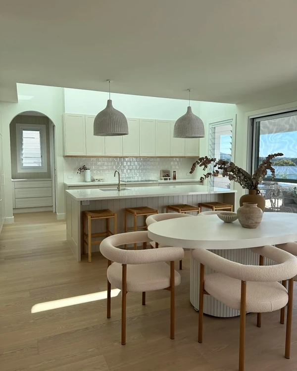 Minimalist Coastal Kitchen Elegance