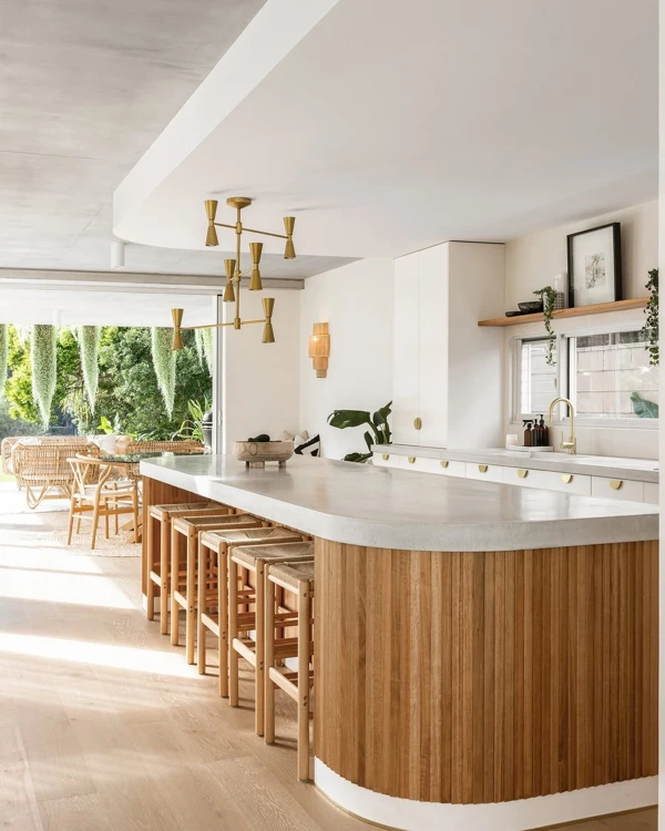 Natural Wood Islands Redefine Coastal Kitchens