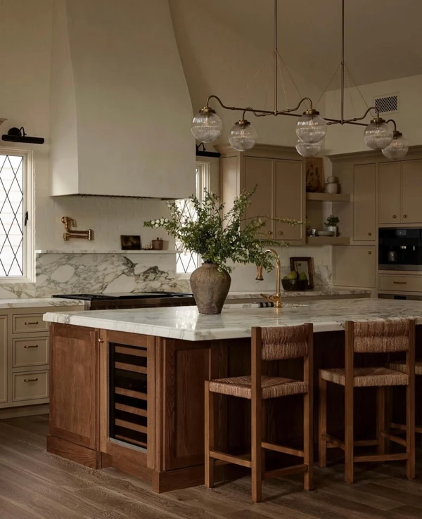 Warm Wood Island Elegance
