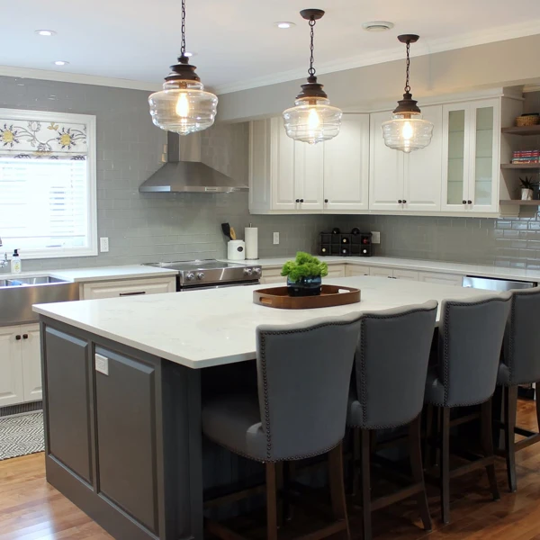 Classic Contrast Kitchen Style