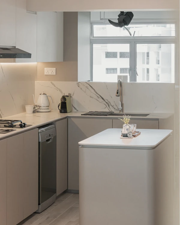 modern minimalist kitchen