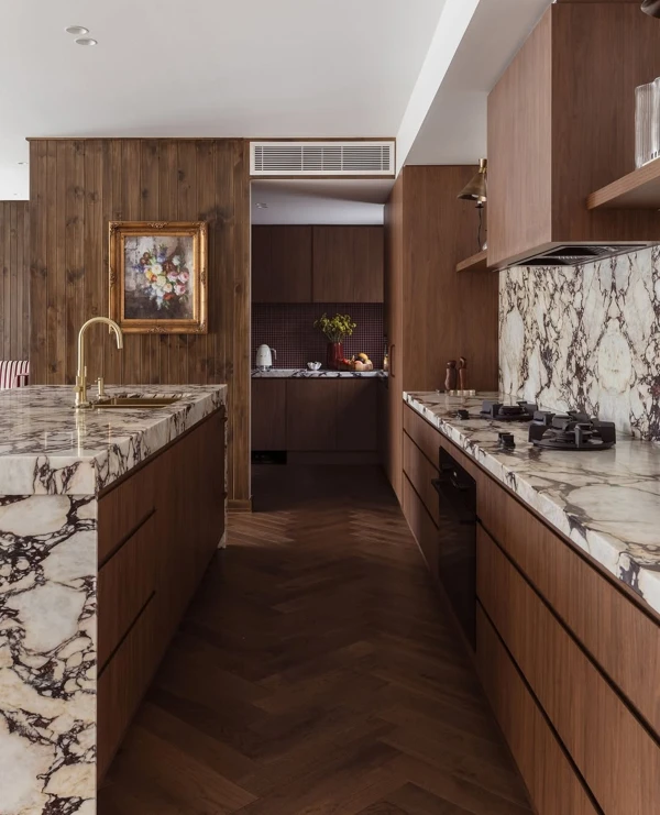 Marble and Walnut Kitchen Elegance