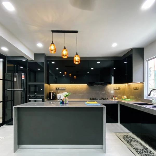 Modern Black Elegance Shines