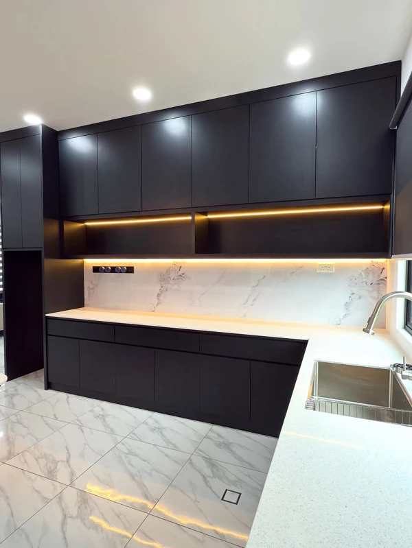 black kitchen cabinet ideas