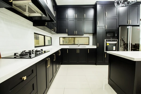 Black & White Kitchen Perfection