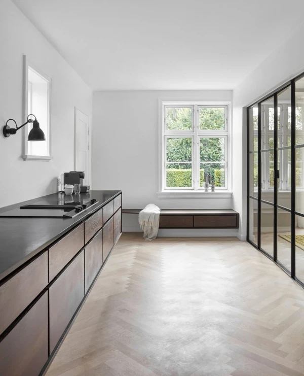 black kitchen countertop ideas