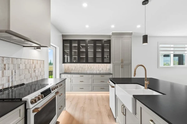black kitchen countertops