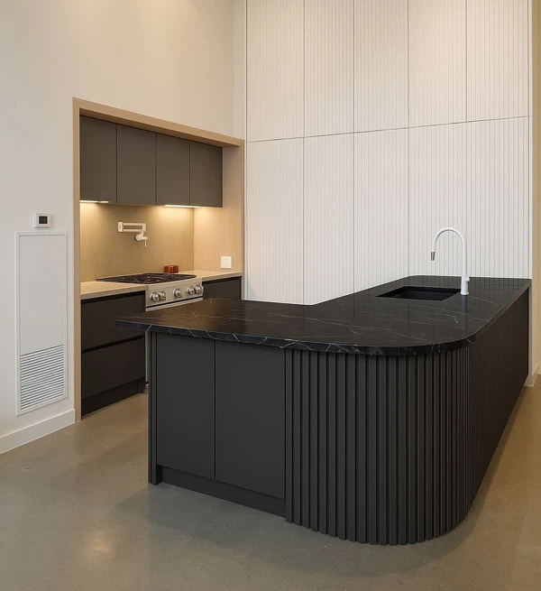 black kitchen countertops