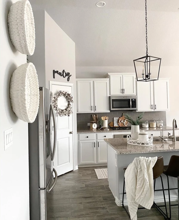Bright White Kitchen Elegance