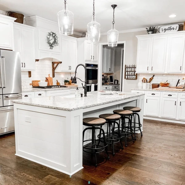 white farmhouse kitchen