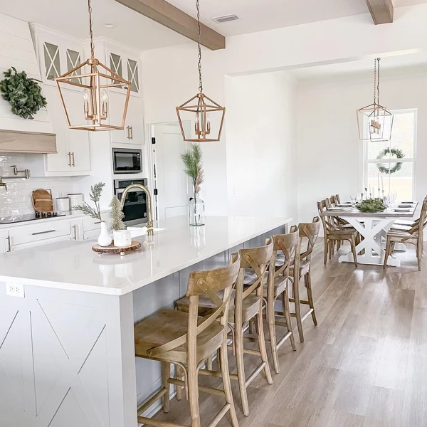 white farmhouse kitchen