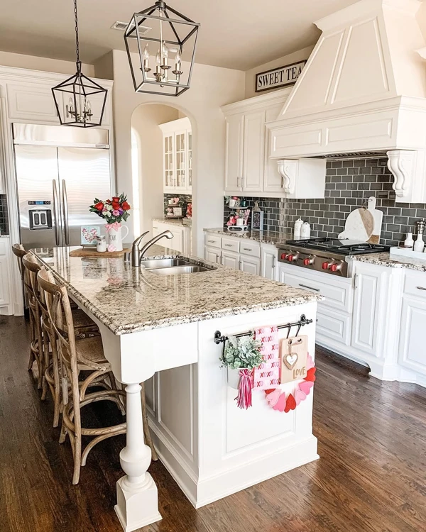 white farmhouse kitchen