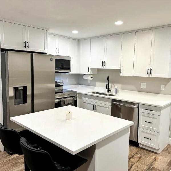 white quartz kitchen countertop