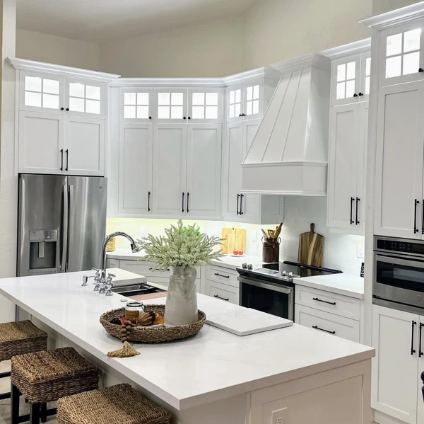 white quartz kitchen countertop