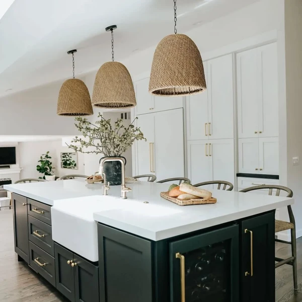 white quartz kitchen countertop