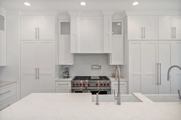 white quartz kitchen countertop