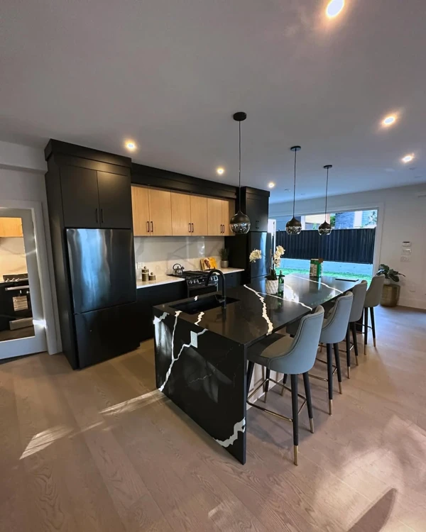 black and wood kitchen