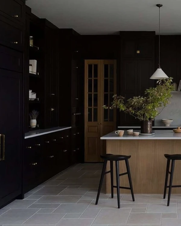 black and wood kitchen ideas