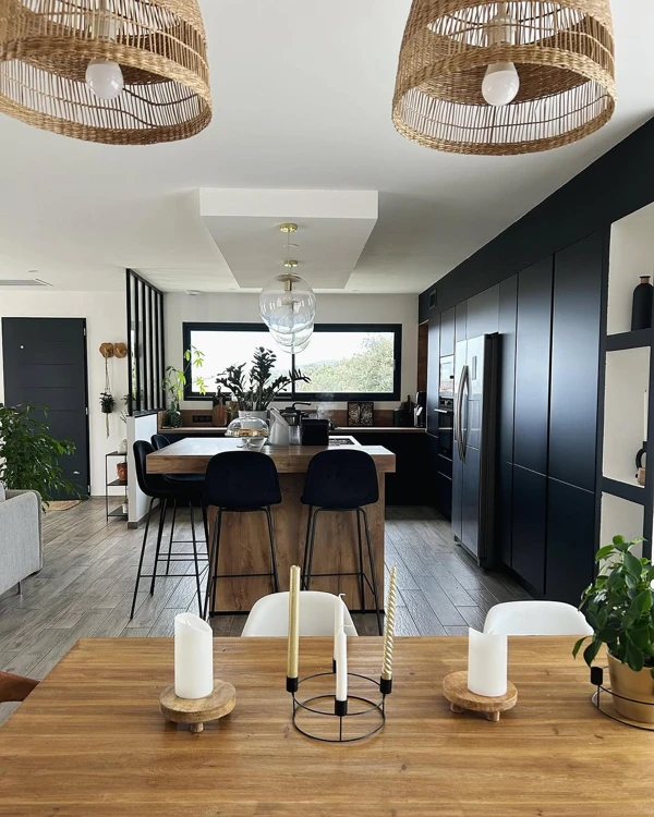 black and wood kitchen